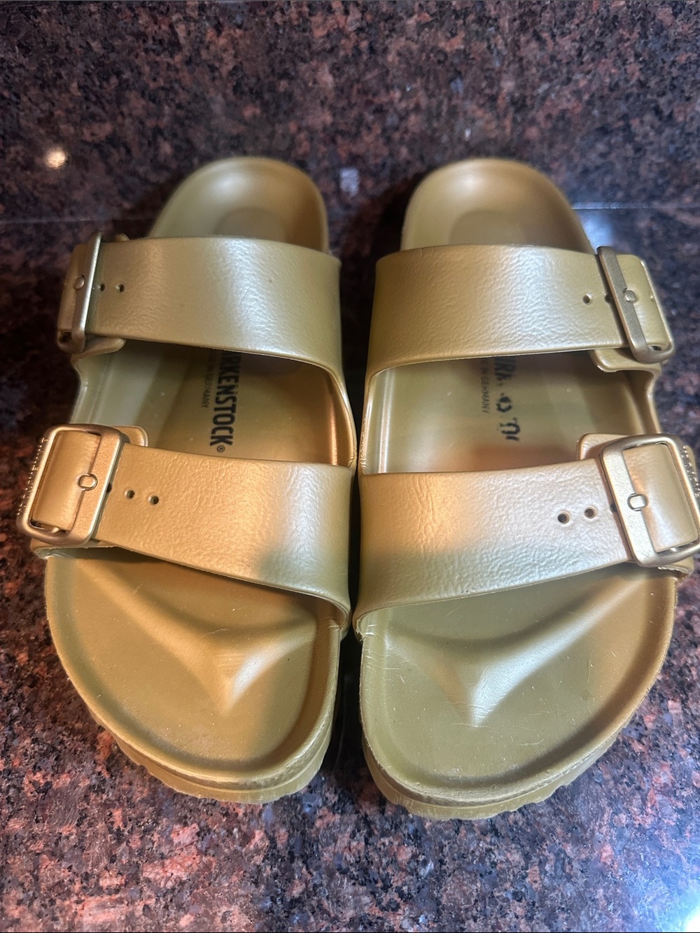 Birkenstock Two-Strap Sandal in Gold SZ 39